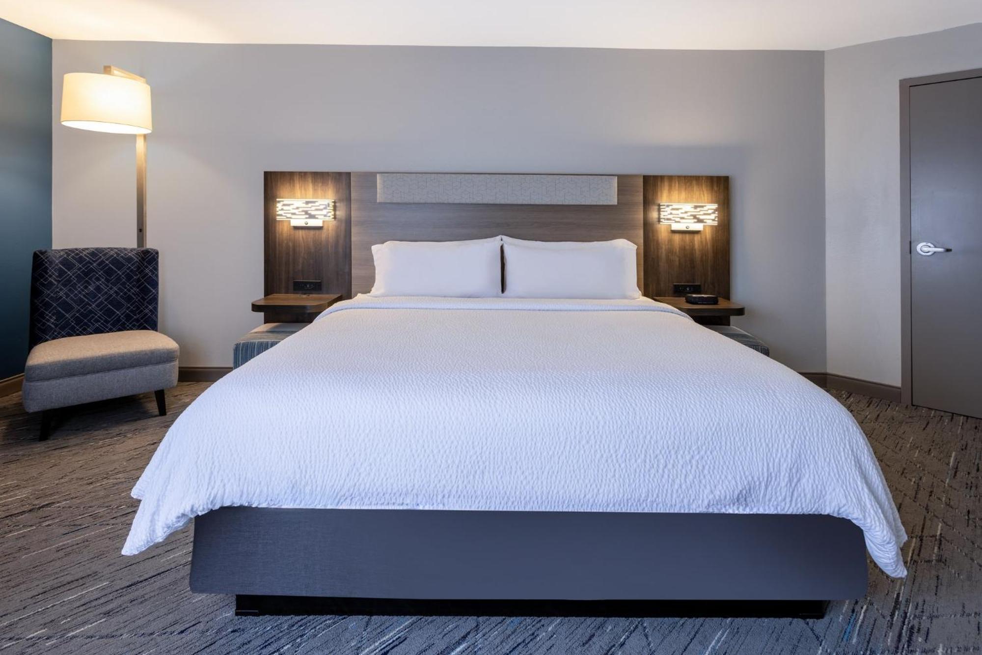 Holiday Inn Express Hotel & Suites Jackson - Flowood By Ihg Exterior foto